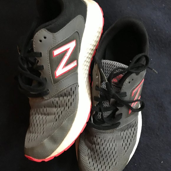 🎉New Balance Fresh Foam Size 8.5 Grey - Picture 1 of 6